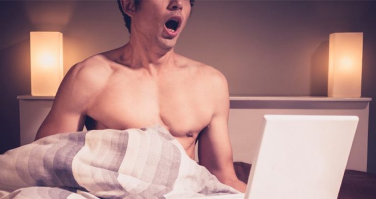 La masturbación como respuesta a la ansiedad: La “paja” de fácil consumo y rápido olvido